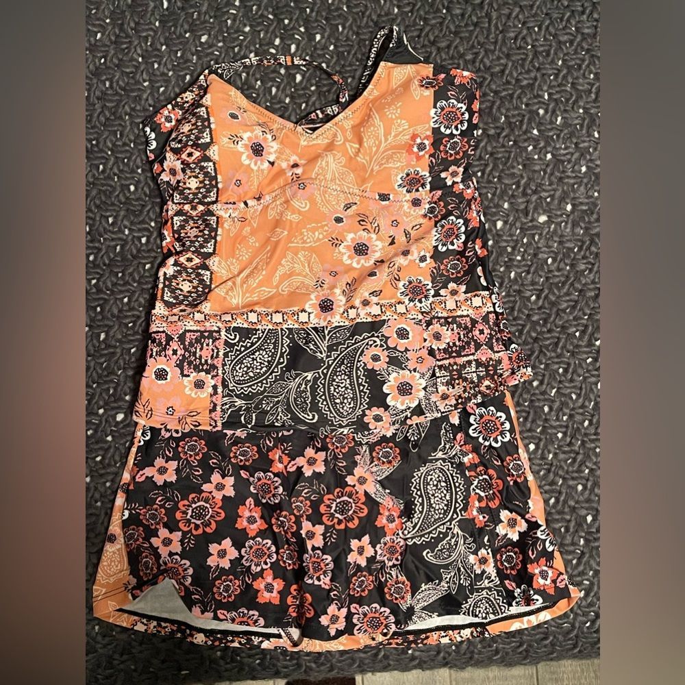 Peach and Black Paisley Print Swim Tank and Swim Shorts Size Small